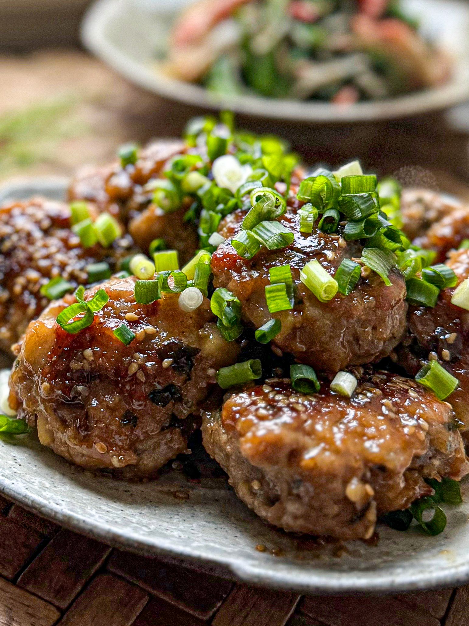 蓮根としいたけの《甘辛ごまダレ♡かさましつくね》 | レシピサイトNadia