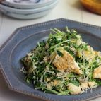 〈包丁まな板不要〉豆苗たっぷり！こんがり豆腐としらすの卵炒め