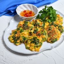 とうもろこしとパクチーのチーズチヂミ
