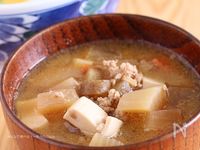 豚ひき肉で作る生姜香るコロコロ豚汁