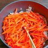 にんじん好きにはたまらない！豚バラの旨ぽんマヨ卵炒めの工程2