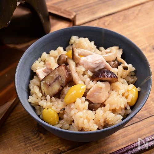 秋を炊き込む「鶏・栗・ぎんなん釜飯」