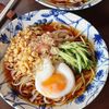ツルッと爽やか♪【夏野菜と半熟玉子の冷やしたぬきうどん】