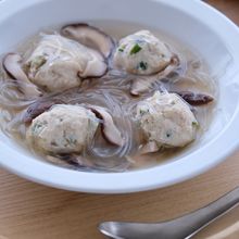 洗い物が少ない！オクラ入り鶏団子のスープ