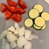 豚肉とズッキーニとトマトのカレーオイスター炒めの工程2