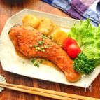 鮭とじゃがいものガーリックバター照り焼き