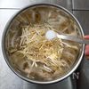 お店みたいな超シャキシャキもやしナムルの下準備