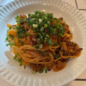 mi-koの作ってみた!投稿(トマト缶不要《ネギまみれ♡和風なミートソースパスタ》)