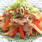 豚肉とパプリカのピリ辛焼肉ソース炒め