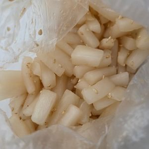 1322383の作ってみた!投稿(【やみつき大根ナムル】簡単！日持ちする常備菜レシピ♪)