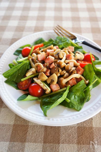 きのことサラダほうれん草のホットサラダ