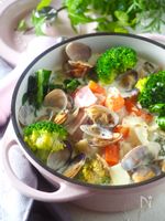 【牛乳だけで作る】野菜たっぷりヘルシークラムチャウダー