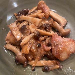 surgの作ってみた!投稿(【鶏肉ときのこのごま味噌炒め】秋に食べたい、コクうまおかず)