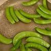 パリッと食感がたまらない!スナップエンドウのさわやかサラダの工程1