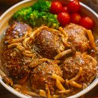 ガーリック醤油煮込みハンバーグ【和風アレンジ♪ジューシー】