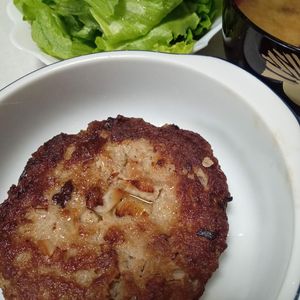 ジョニジョニの作ってみた!投稿(低脂質♡【大葉と豆腐のチキン味噌バーグ】混ぜて焼くだけ！)