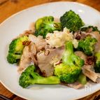 しょうが香る！豚バラ肉とブロッコリーの旨塩炒め★