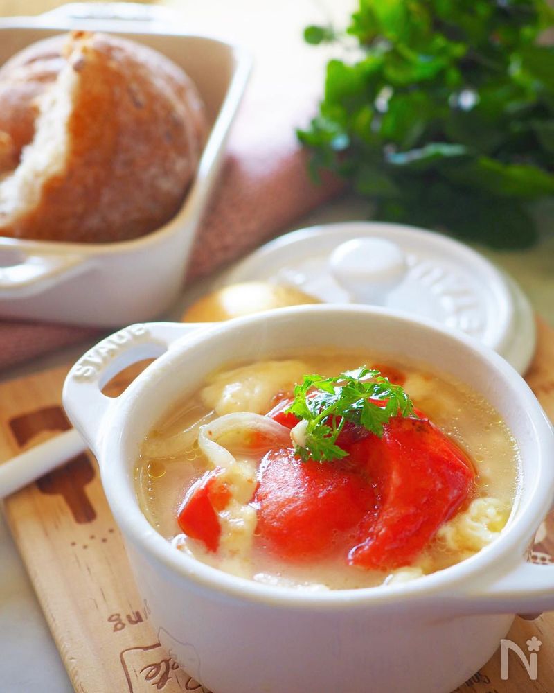 【時短メニュー】忙しい朝に丸ごとトマトのトマトグラタンスープ by 道添明子〈あーぴん〉 レシピサイト