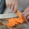 あと一品に！レンジで簡単【にんじんとツナの和風サラダ】の工程1