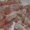 【ヘルシーな作り置き】超しっとり鶏むね梅ユッケ(子ども用も)の工程1