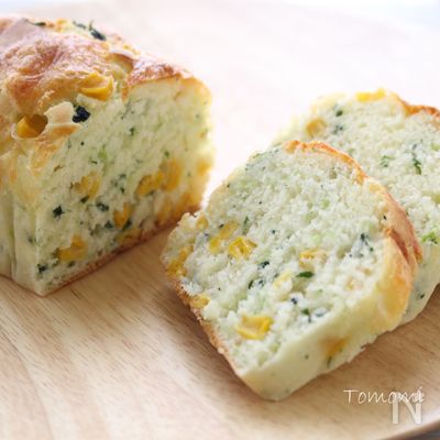 【ホットケーキミックスで簡単】小松菜とコーンのチーズパン