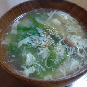 なべ円の作ってみた!投稿(カニカマレタスのかき玉スープ♩5分で！包丁要らずの即席スープ)