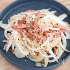 簡単なのにやみつき！新玉ねぎとベーコンのサラダ