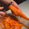 おかずスープ!【鶏ももとキャベツの柚子胡椒スープ】の下準備