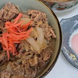 まかの作ってみた!投稿(【つゆだく牛丼】めちゃめちゃ美味しい♡)