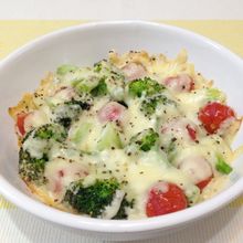 ミニトマトとブロッコリーのチーズ焼き