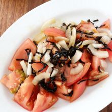 【あえるだけ簡単】塩昆布とトマトのさっぱりサラダ