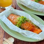 鮭の包み蒸し・ごま味噌風味