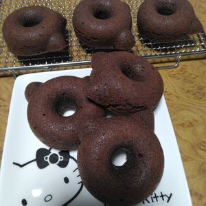 ももの作ってみた!投稿(米粉で作る♪ココア焼きドーナツ☆)