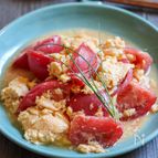 熟れたトマトの消費にも【トマトと卵の炒めもの】ワンパン中華