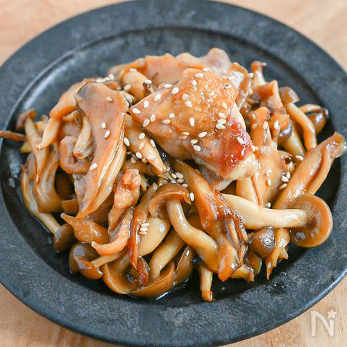 白いごはんと相性抜群!鶏肉ときのこの甘酢炒め