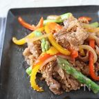 牛こまとパプリカの甘酢炒め