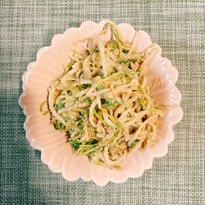 なつみの作ってみた!投稿(シャッキシャキ＊もやしと豆苗の和風ごまマヨサラダ＊)