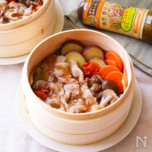 豚と彩り野菜のせいろ蒸し~焙煎香りごまだれ~