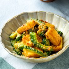 ご飯に合う♡ゴーヤと厚揚げのにんにく味噌炒め