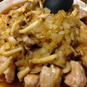 けこすの作ってみた!投稿(ご飯がすすむ!きのこと玉ねぎの和風ソースチキン)