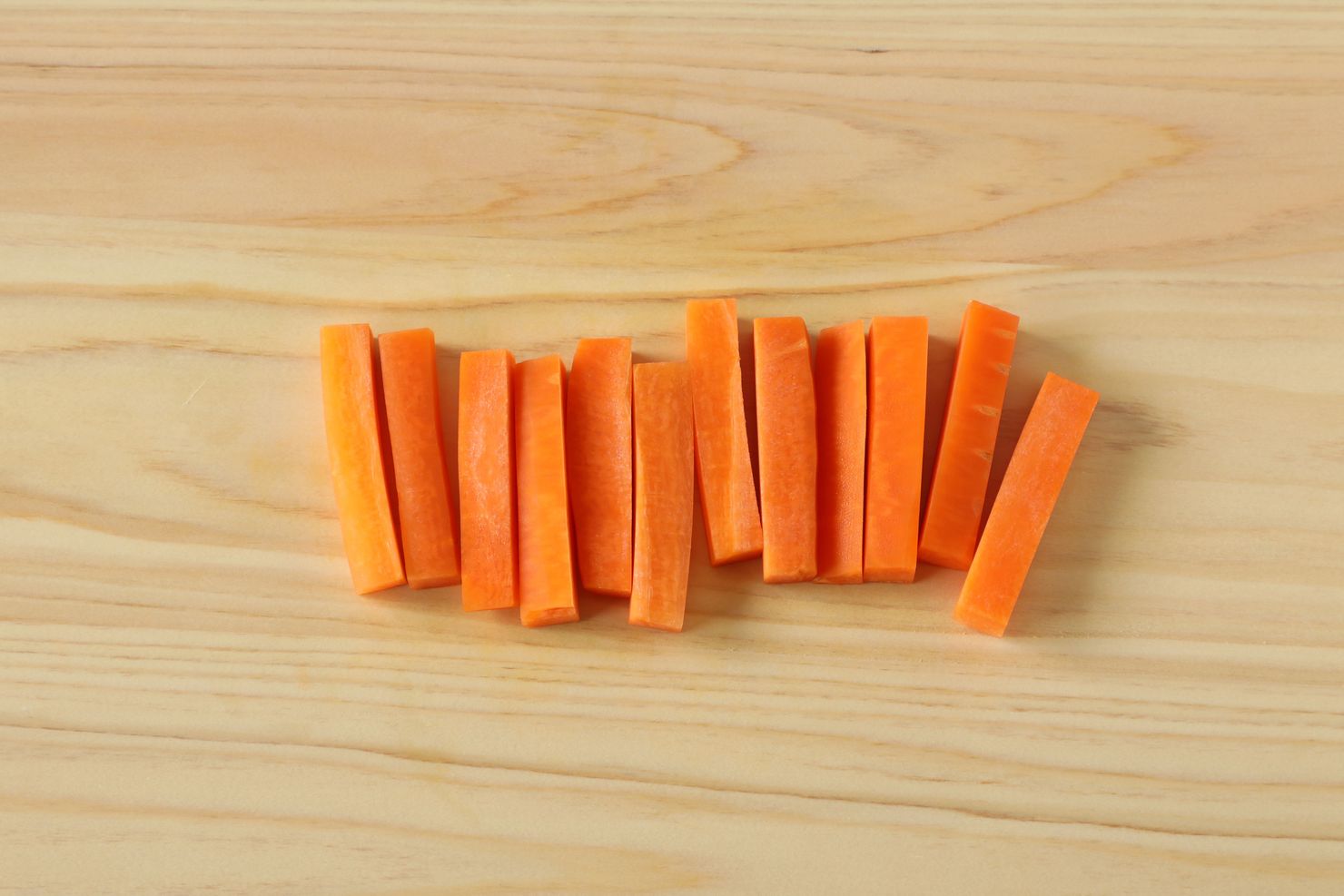 にんじんの拍子木切り - 野菜の切り方/料理の基礎 | レシピサイトNadia