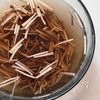 ごぼうの明太海苔サラダ（マヨ無し、味噌ヨーグルトソース）の工程1