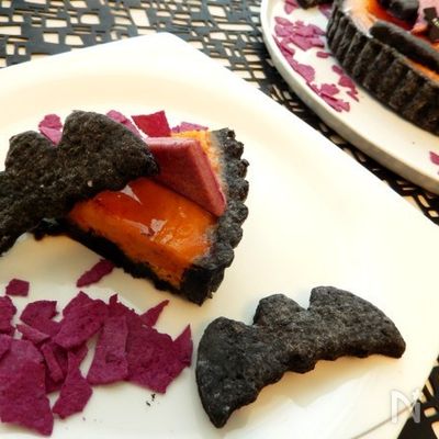 コウモリ飛ぶ真っ黒なかぼちゃプリンタルト