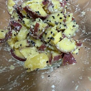 366317の作ってみた!投稿(【腸活】さつまいもの塩麹バター蒸し【蒸し器でホクウマ！】)