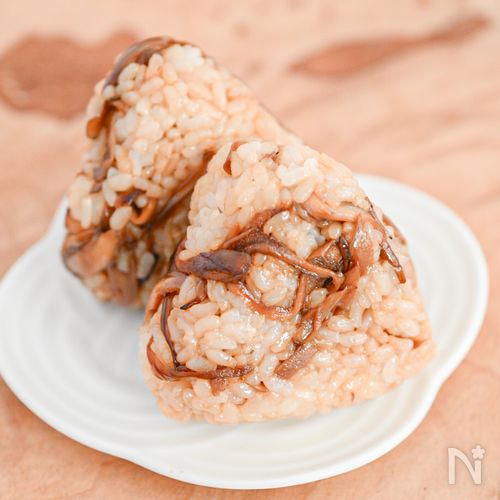 メインの具材はひとつだけ！まいたけおにぎり