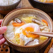 【白菜と落とし卵の食べるお味噌汁】野菜たっぷり具沢山♡