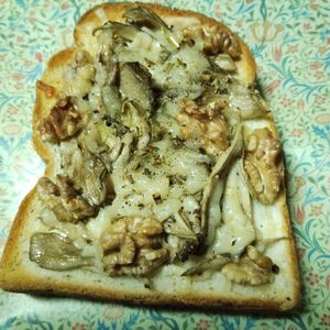 M＊Pの作ってみた!投稿(まいたけとくるみのトースト)