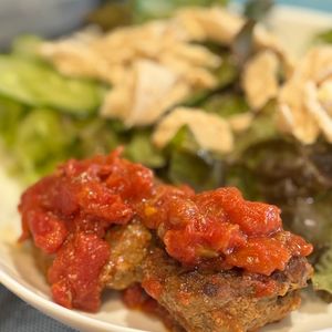 あなぼんごはんの作ってみた!投稿(きのこのトマト煮込みハンバーグ)