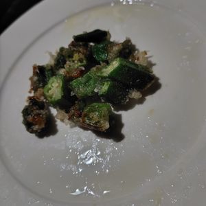 ぴよぴよしぃの作ってみた!投稿(少ない油で簡単！カリカリ止まらん「オクラの無限唐揚げ」)