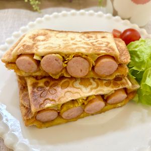のりのり🐾🎀🤍の作ってみた!投稿(フライパンで作る【カリーヴルストのホットサンド】)